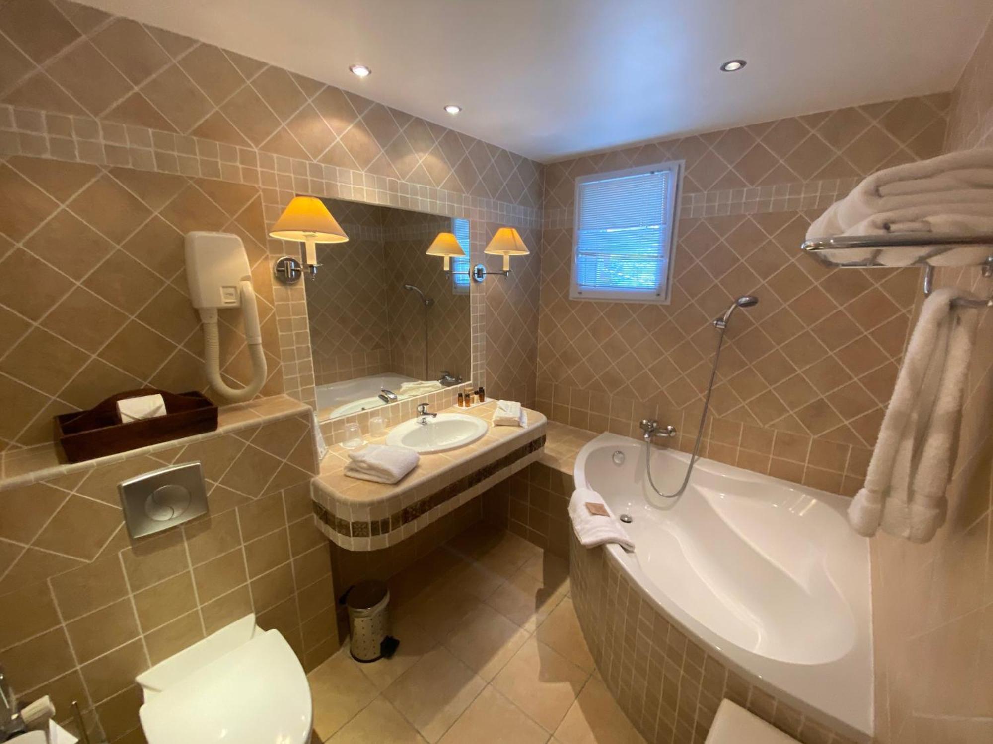 Hotel Le Chalet D'Auron Restaurant Et Spa Εξωτερικό φωτογραφία